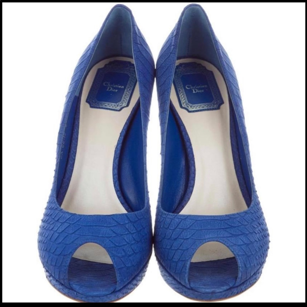 Sold to Kelly Christian Dior Royal Blue pumps sz39